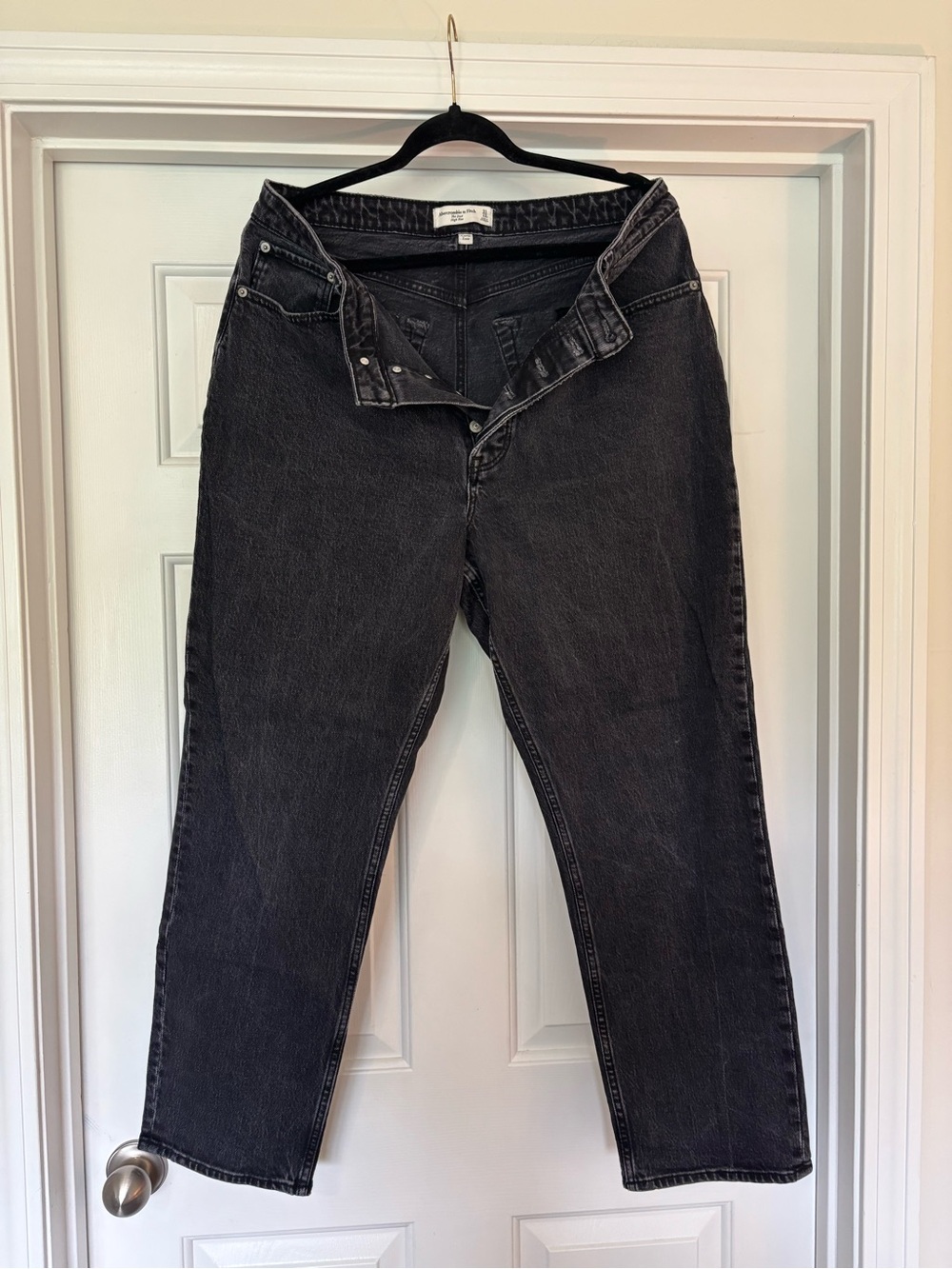Abercrombie & Fitch The Dad Jean curve love 31/12 Distressed Black Straight leg
